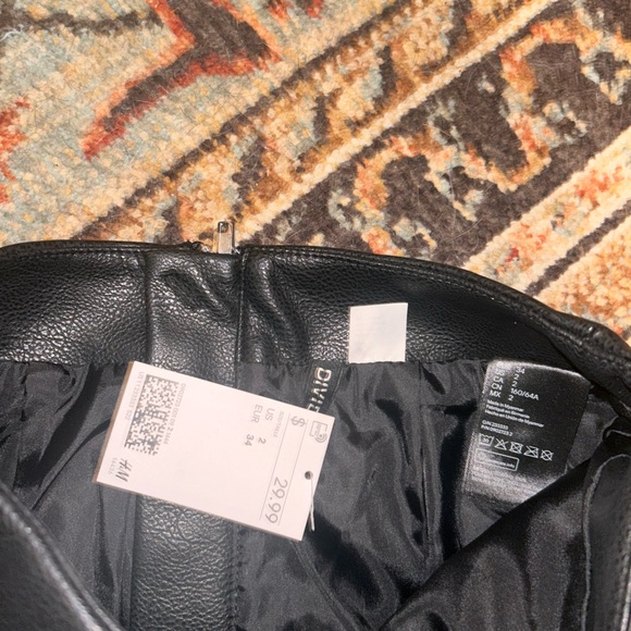 Leather mini skirt - Picture 3 of 5